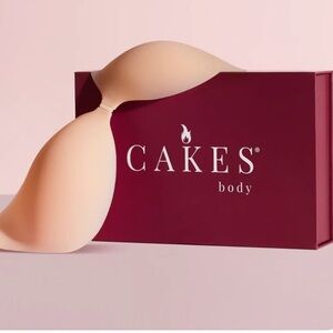 NWT CAKES cleavage bra
(+) (DD+)/ Honey

NWT, Never Worn
Original packaging